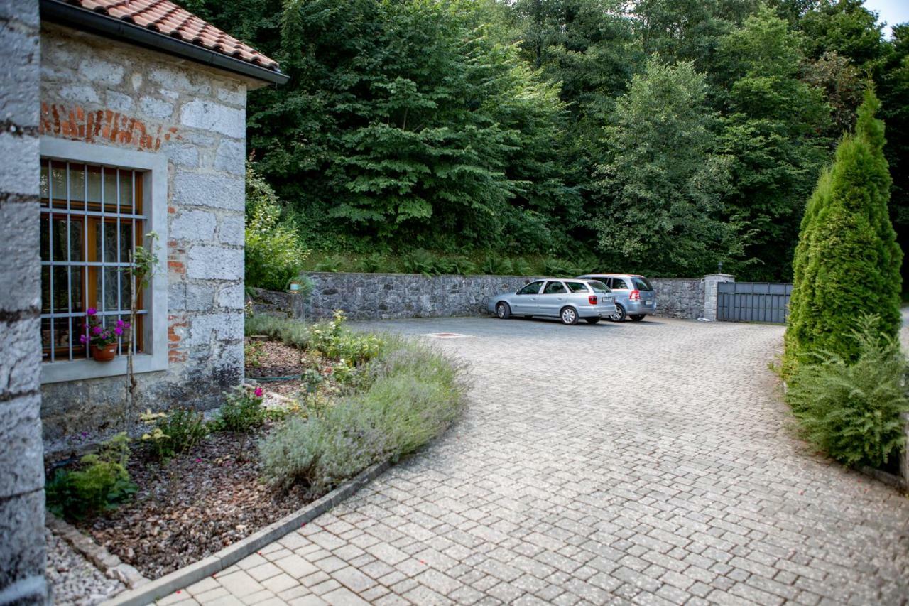Villa Anton - The Old Dairy Hrusica  Buitenkant foto