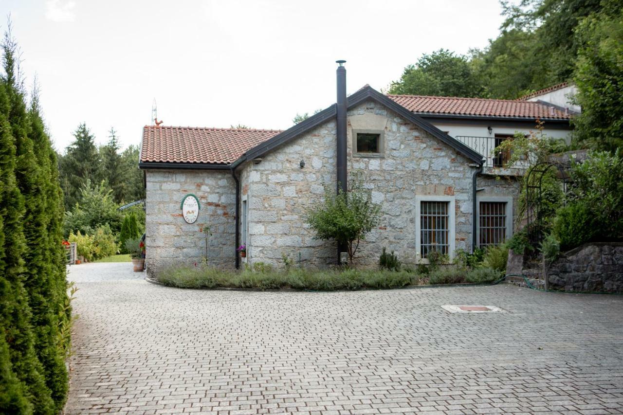 Villa Anton - The Old Dairy Hrusica  Buitenkant foto